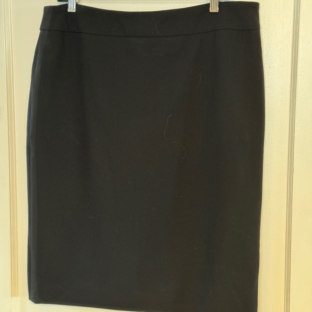 Armani Collezioni Elegant Black Pencil Skirt